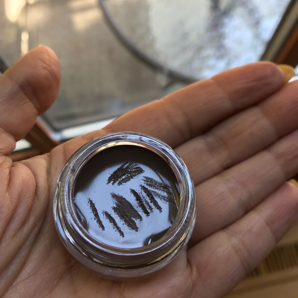 Dip Brow Pomade. Medium Brown